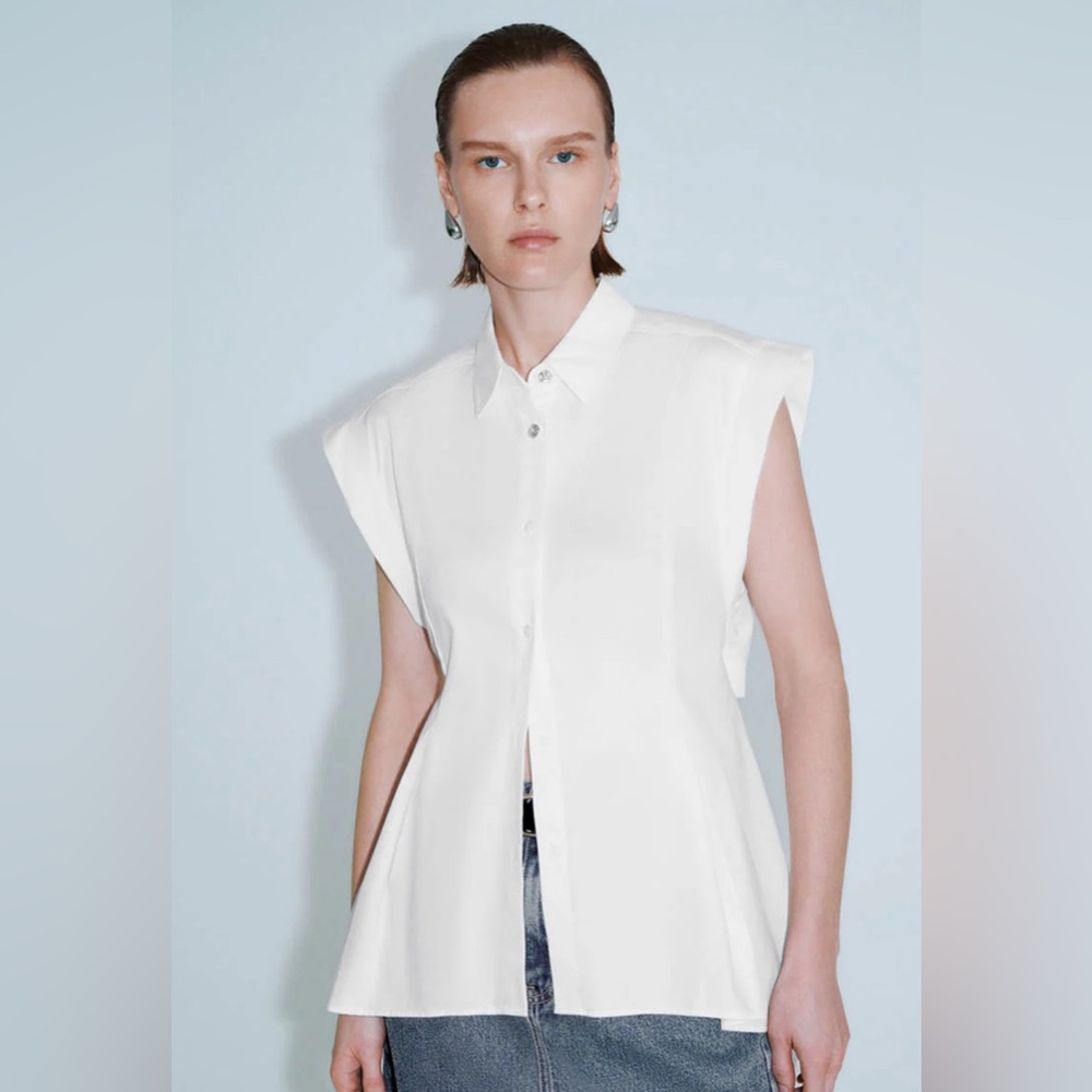 NWT Urban Revivo SLEEVELESS SKATER SHIRT Size: Small